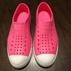 NWOT Pink Natives - J5